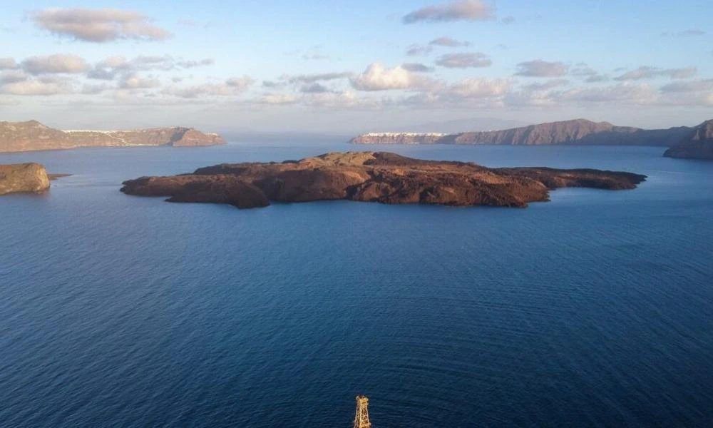 Αποκαλύφθηκε μεγάλη ιστορική υποβρύχια έκρηξη στην καλδέρα της Σαντορίνης